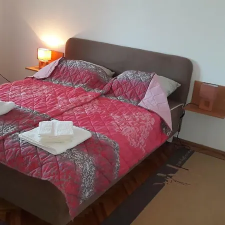 Lela アパート ヴラニェ