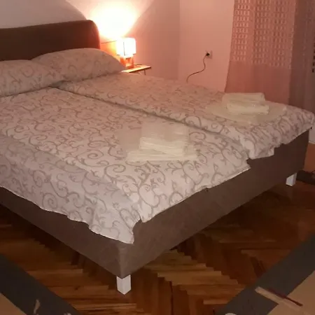 Apartment Lela *