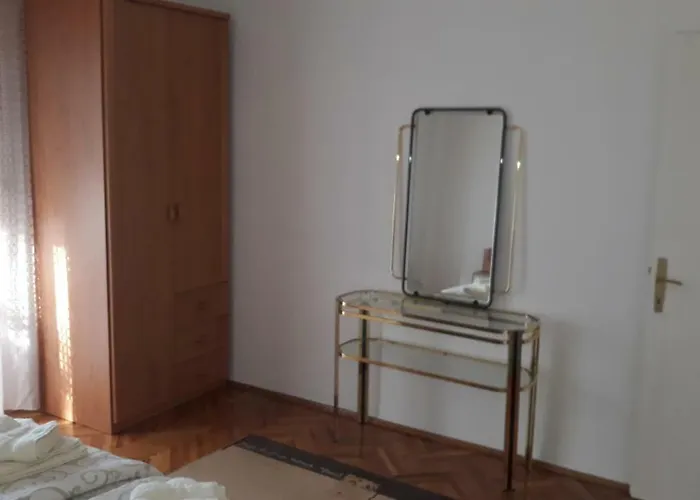 아파트 Lela 브라네